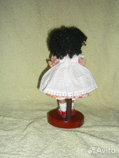 Кукла фарфоровая коллекционная Paulinette Кендра