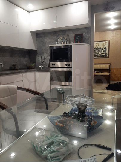 4-к. квартира, 105 м², 9/9 эт.