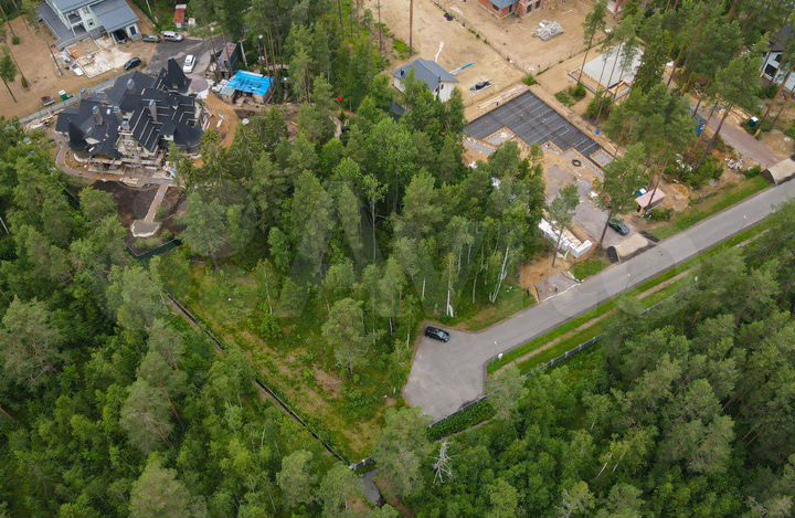 Коттедж 270 м² на участке 14 сот.