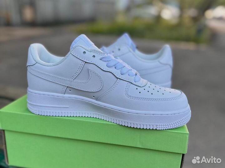 Кроссовки белые Nike Air Force 1