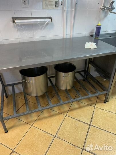 Стол из нержавейки бу на железных ногах