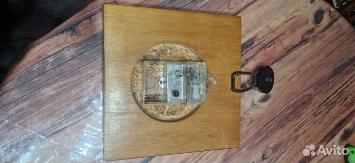 Часы янтарь