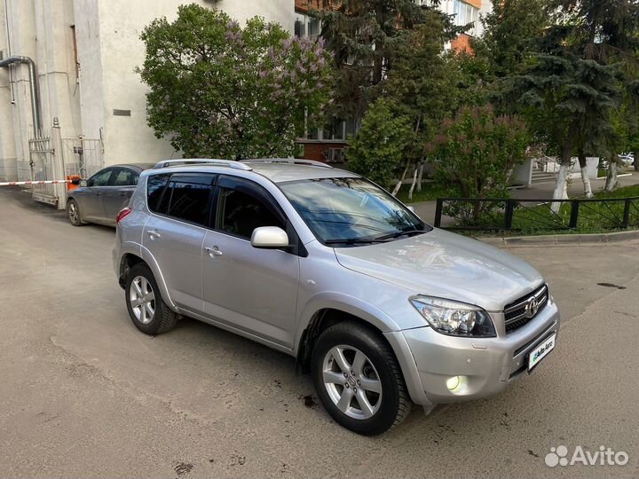 Toyota RAV4 2.4 AT, 2008, 180 200 км