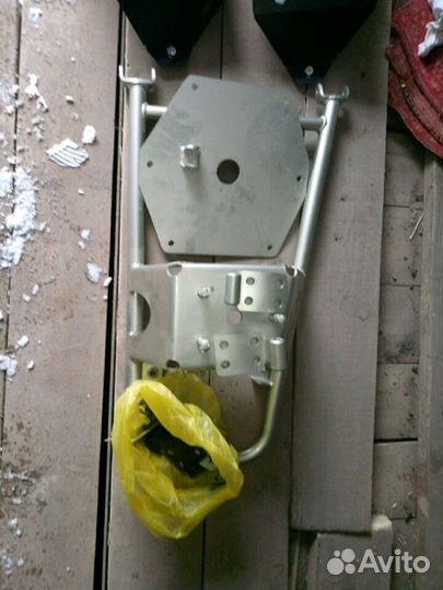 Калитка (Кранштейн) запасного колеса УАЗ Патриот