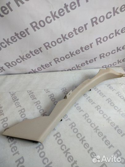 Накладка порога задняя правая Nissan Fuga 2006