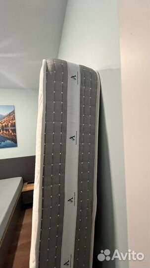 Матрас беспружинный с поверхностью Memory Foam