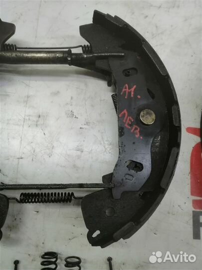 Механизм стояночного тормоза Hyundai Starex A1