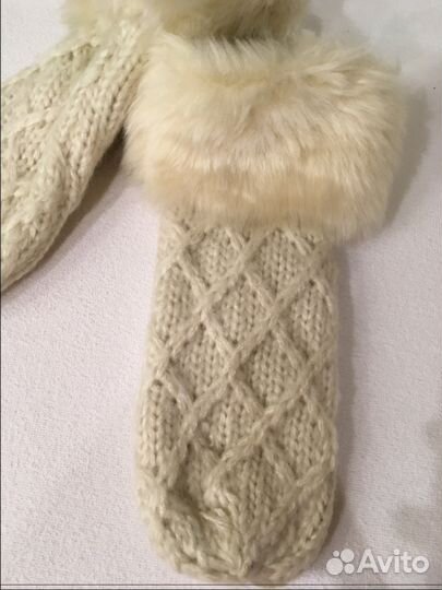 Комплект шапка и варежки новый