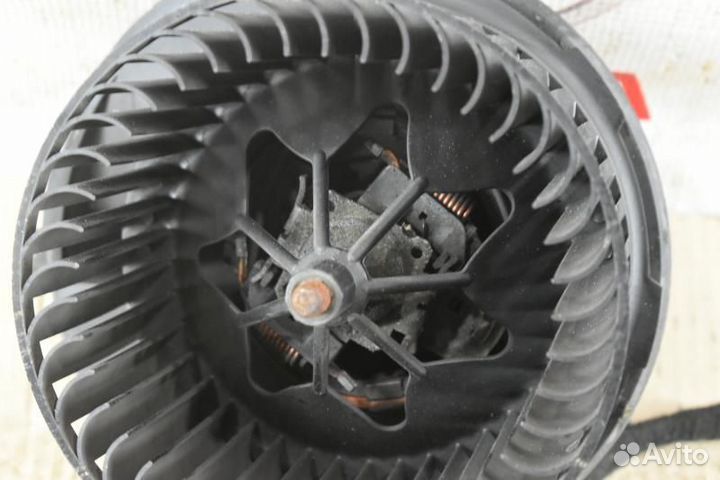 Моторчик печки Volkswagen Passat B6 2005 - 2011