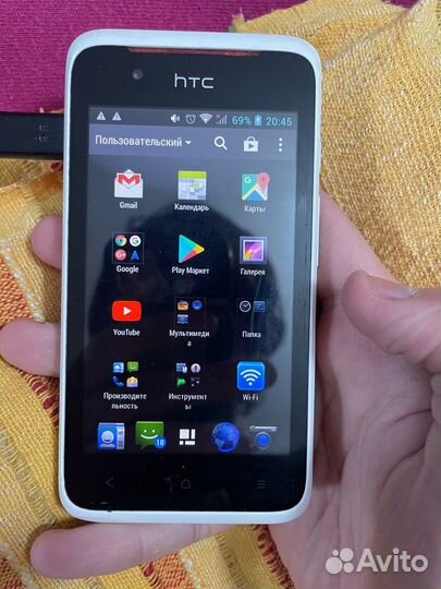 Телефон HTC