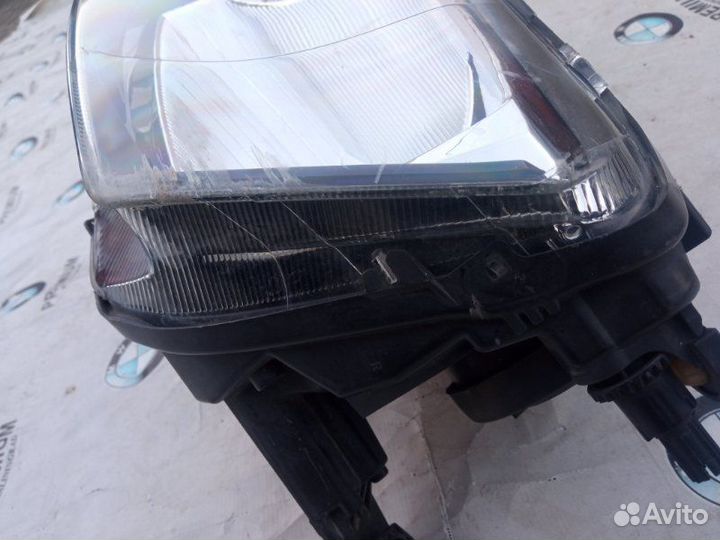 Галогенная светодиодная фара передняя левая Skoda