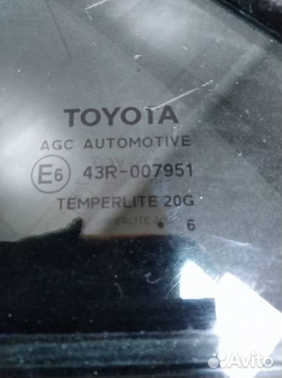 Стекло двери задней правой форточка Toyota Camry V