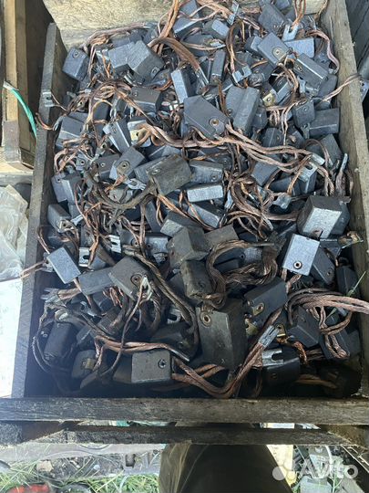 Продам графитовые щотки