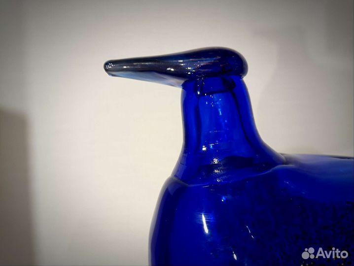 Большая синяя стеклянная финская птица