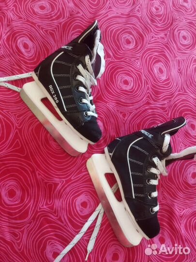 Коньки хоккейные