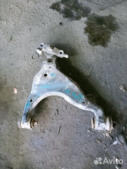 Рычаг нижний передний левый Toyota Land Cruiser