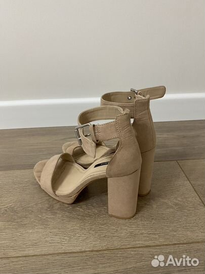 Босоножки pull bear