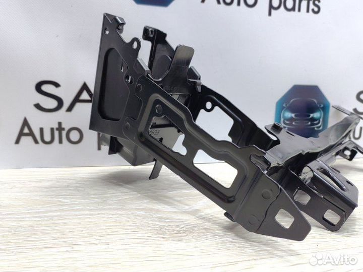 Кронштейн фары правый Bmw 3 F30 N55B30 2013