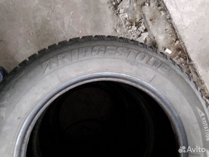 Bridgestone Blizzak Spike-01 185/65 R15 88T