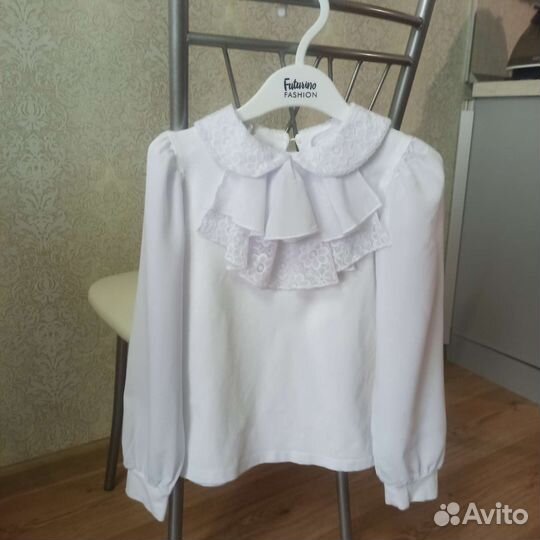 Две школьные блузки 128