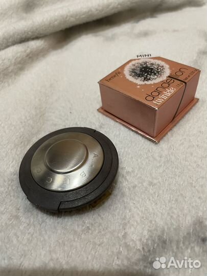 Хайлайтер Becca, Benefit