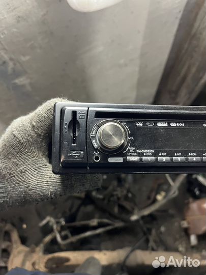 Магнитола soundmax SM-CMD2039 USB,AUX