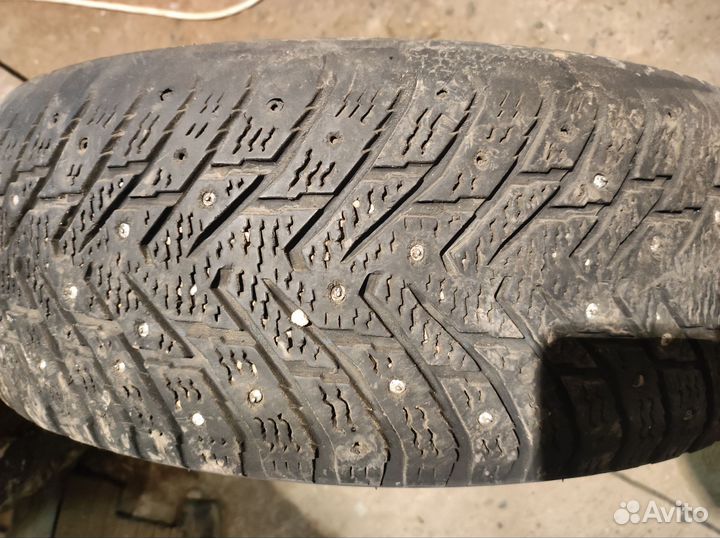 Nokian Tyres Hakkapeliitta 8 19.5/65 R15 95T