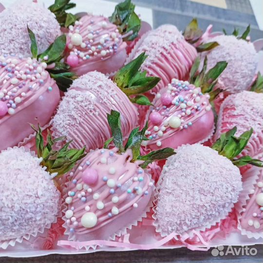 Бананы и клубника в шоколаде