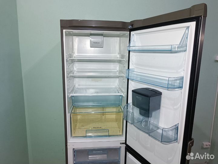 Холодильник Electrolux ENA34935X Гарантия