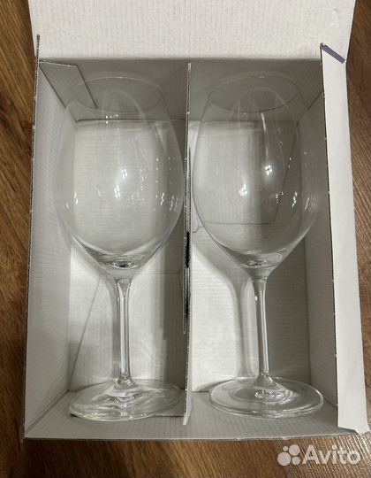 Набор бокалов для вина и шампанского