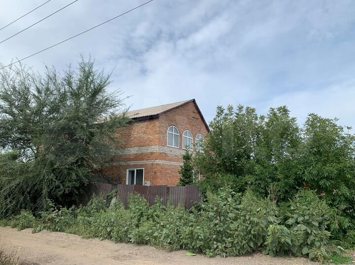 Дом 180 м² на участке 1036 м² (Казахстан)