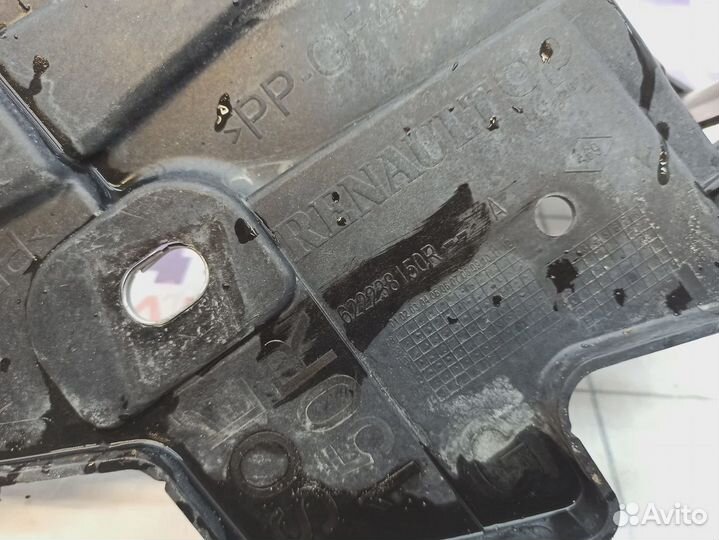 Кронштейн переднего бампера левый Renault Megane 3 622238150R
