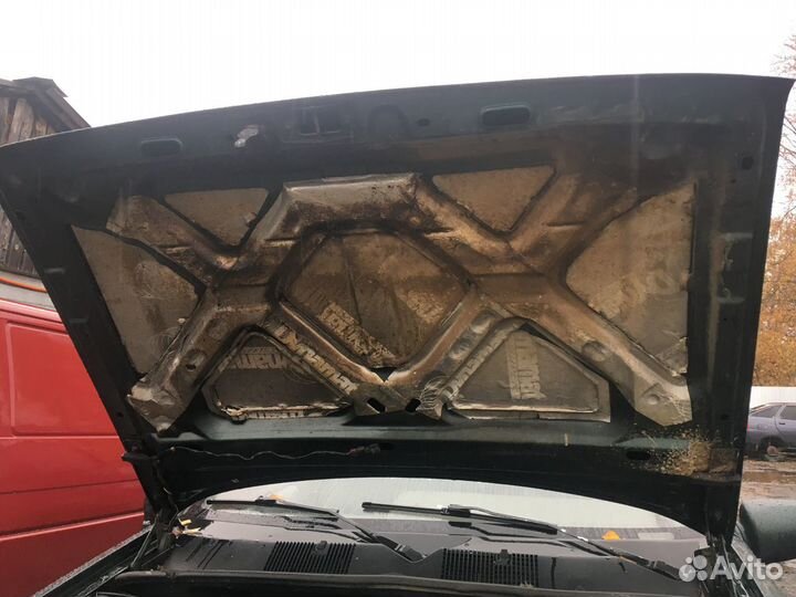 Капот Джип Гранд Чероки 1994