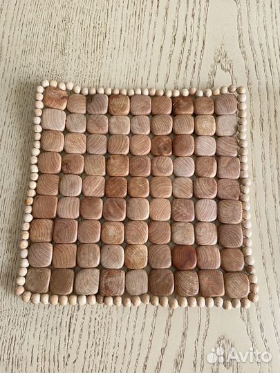 Подставка под горячее из можжевельника