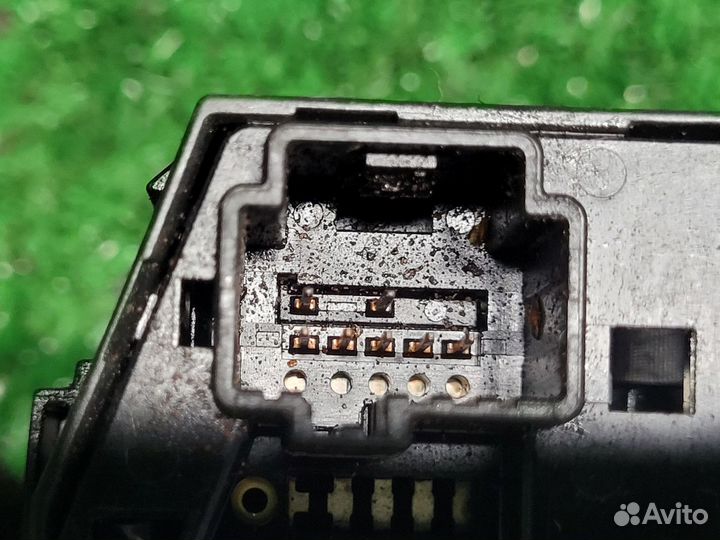 Переключатель поворотов на Ford C-MAX 1