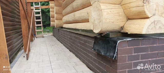 Утепление нижних венцов деревянного дома