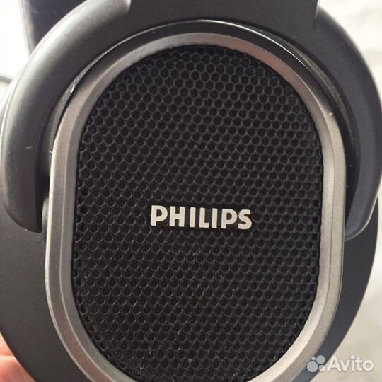 Проводные наушники philips