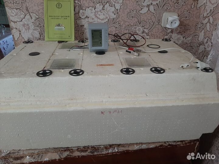 Инкубатор для яиц автоматический