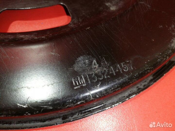 Пыльник тормозного диска передний правый Chevrolet