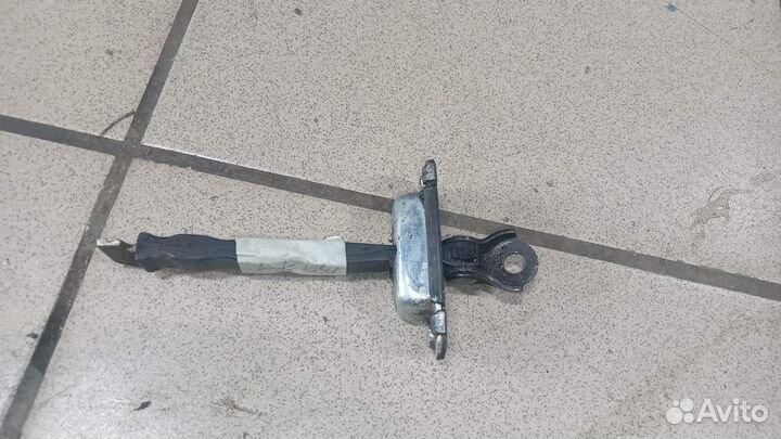 Ограничитель передней правой двери Солярис 2011