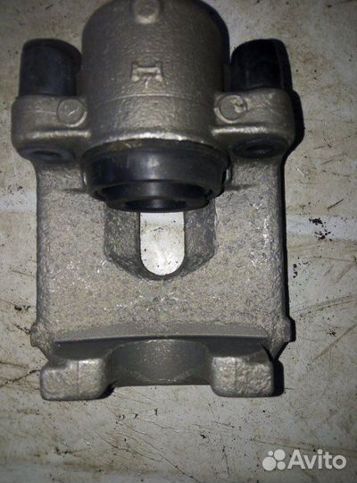 Суппорт задний правый Bmw 5-Series E39 M47D20 1995