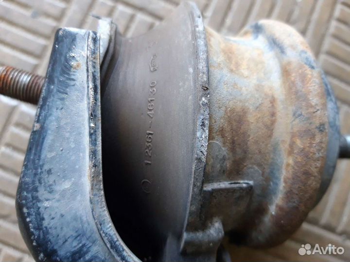 Подушка двигателя Toyota crown 1jz-ge