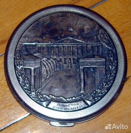 Пудреница. Ленинград. Смольный. Винтаж