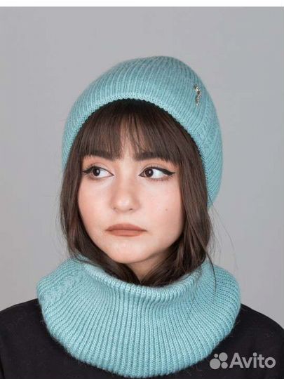 Зимний комплект новый шапка и снуд