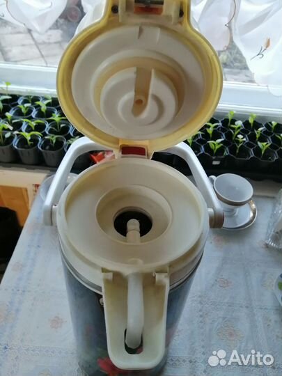 Термос китайский с помпой