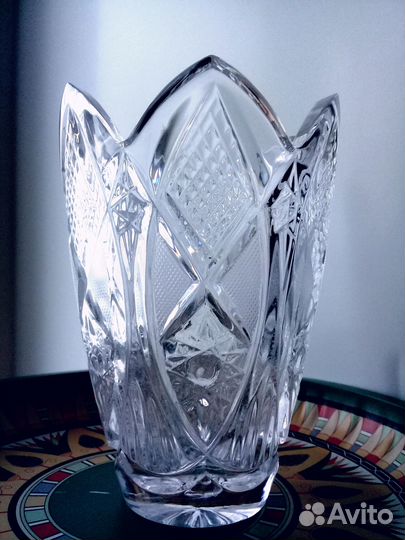 Хрустальная ваза
