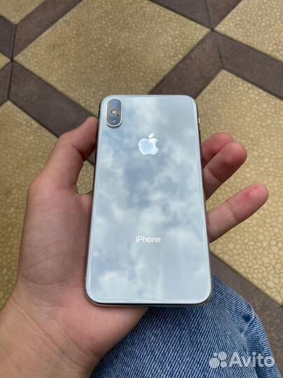 Телефон iPhone X