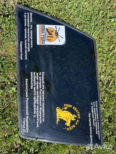 Стекло боковое заднее правое tahoe gmt410