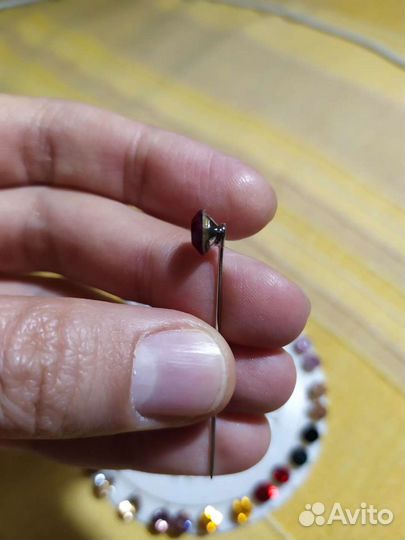 Булавки со стразами декоративные