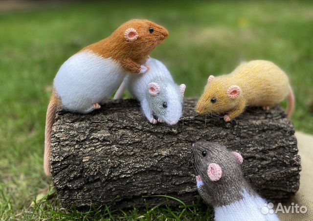 Игрушка вязаная крыса на заказ по фото